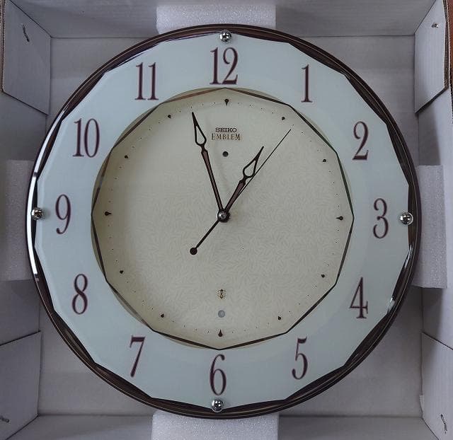 24）訳あり品　セイコー　 高級エンブレム 電波掛け時計