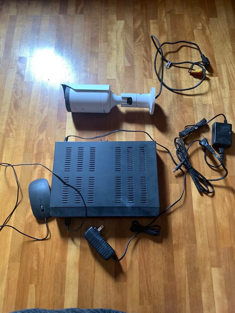 塚本無線の200万画素　防水防犯カメラと録画機セット