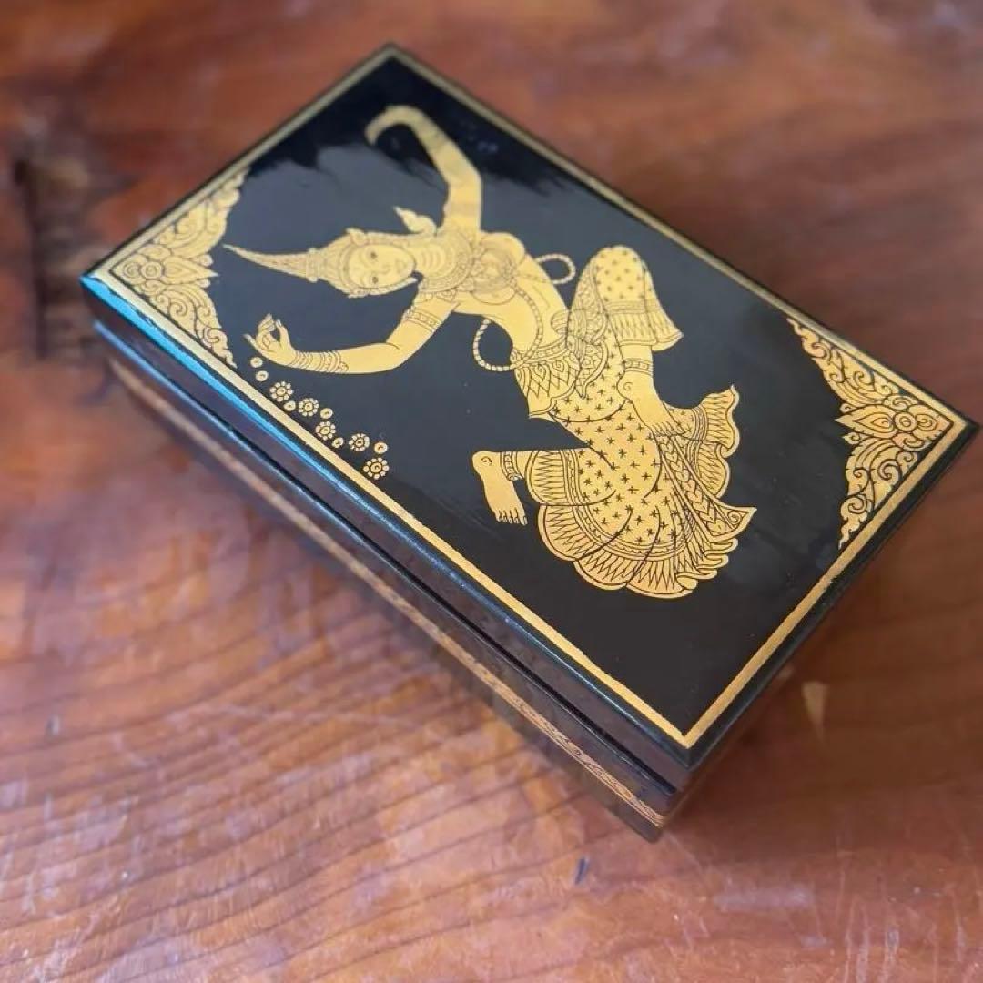 【タイ・チュンマイ】金色装飾のジュエリーボックス