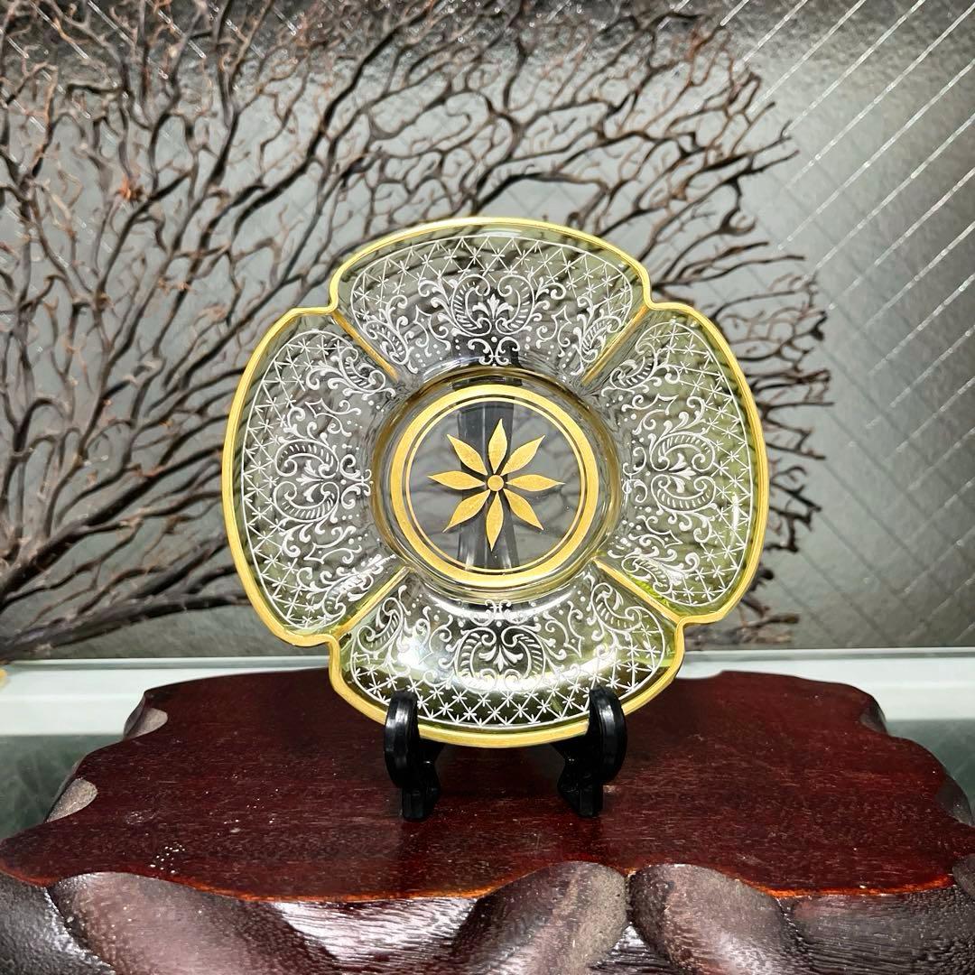 骨董　時代ガラス　精密エナメル絵付け　金彩　四葉型　ウランガラス　プレート１客