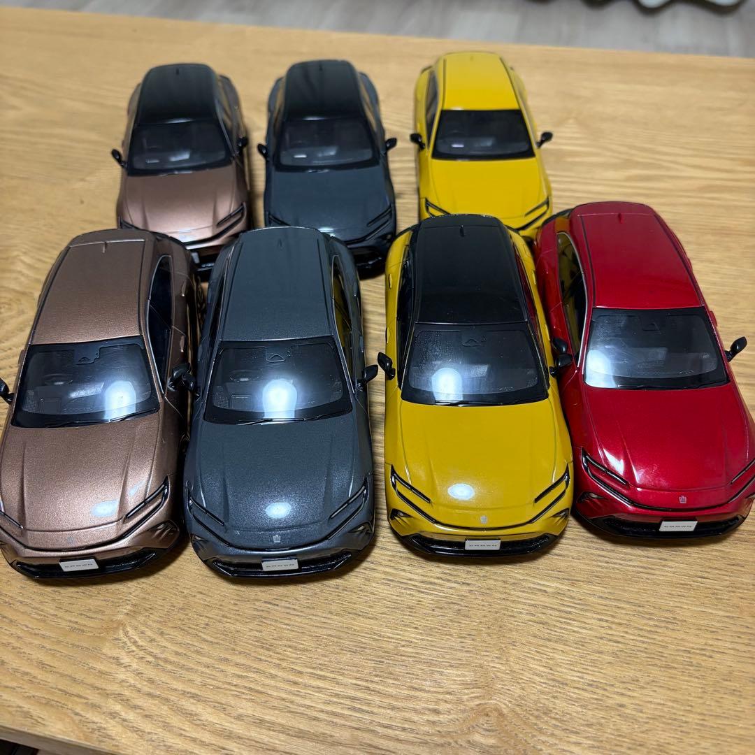 トヨタ クラウンスポーツ カラーサンプル