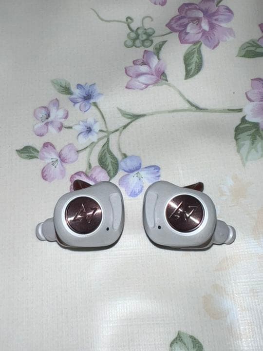 極美品　希少　キズナアイ×AVIOT  イヤホン　リミテッドバージョン