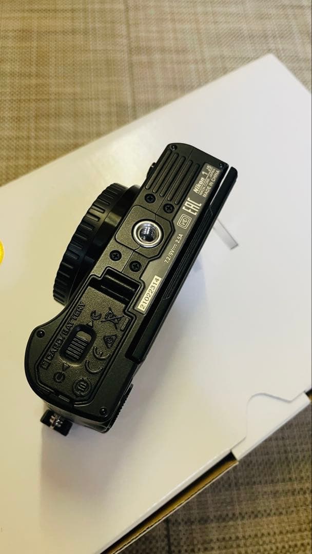 Nikon 1 J5 ミラーレス一眼 ダブルレンズキット 純正バッテリー2個付