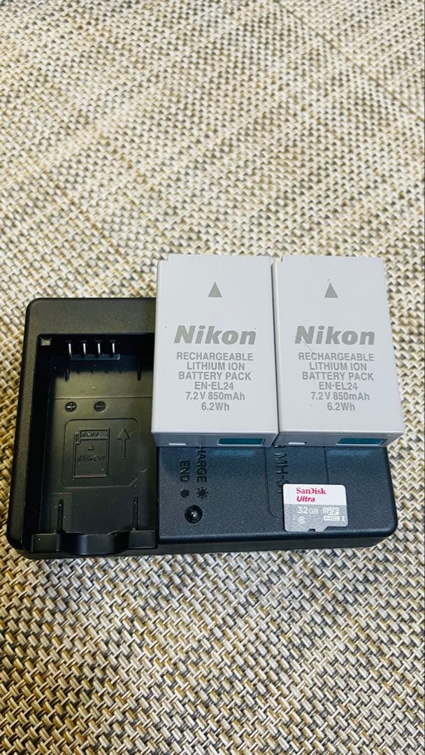 Nikon 1 J5 ミラーレス一眼 ダブルレンズキット 純正バッテリー2個付