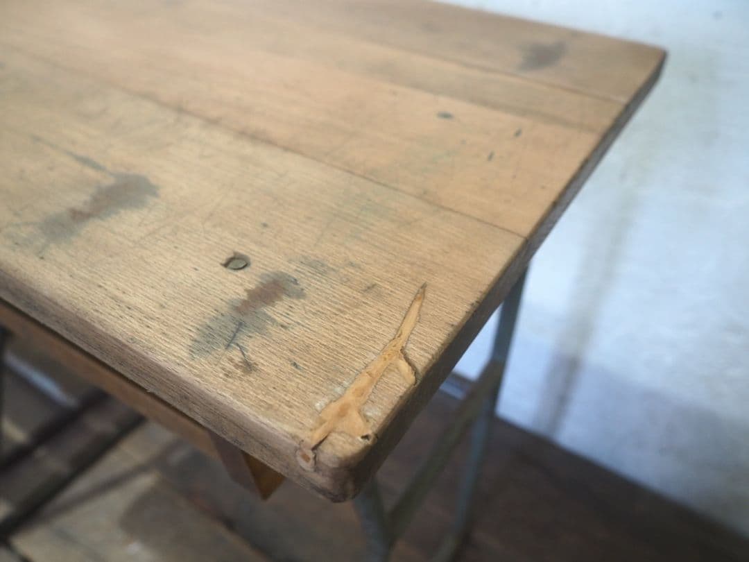 1241　ヴィンテージ　古い木と鉄のテーブルとイスのセット　机　デスク　レトロ