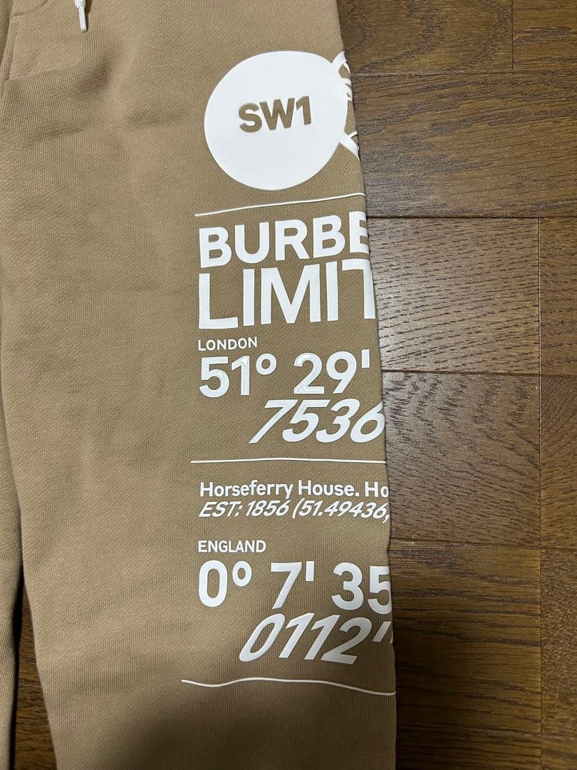 美品★バーバリー★スウェットパンツ8Y