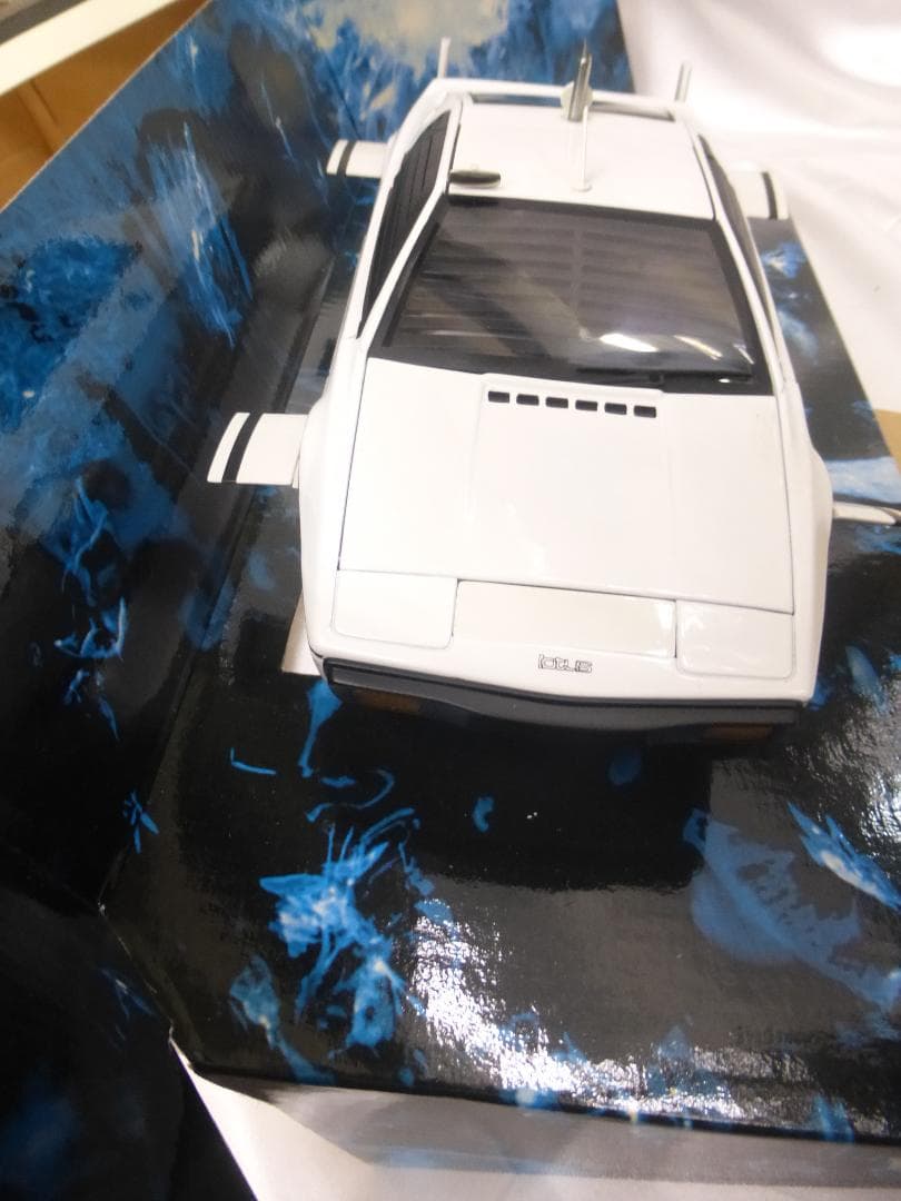 1/18 オートアート　ロータス エスプリ 007 私を愛したスパイ サブマリン