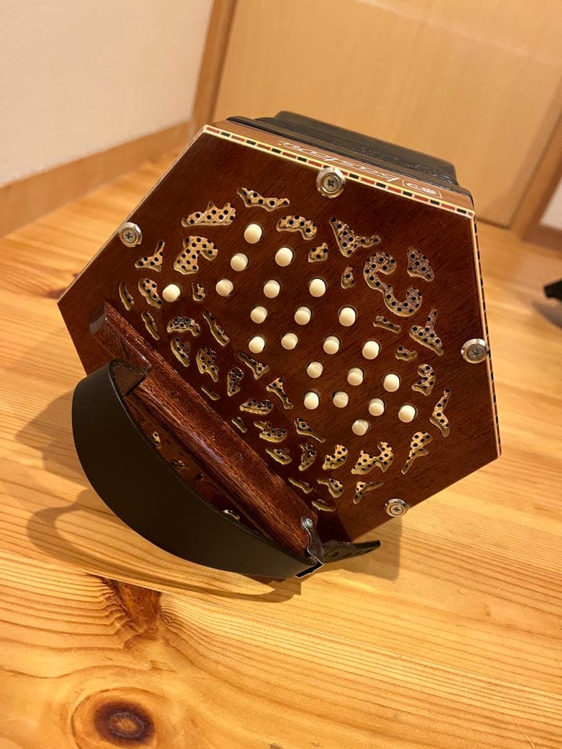 40ボタン　コンサーティーナ 木製 六角形