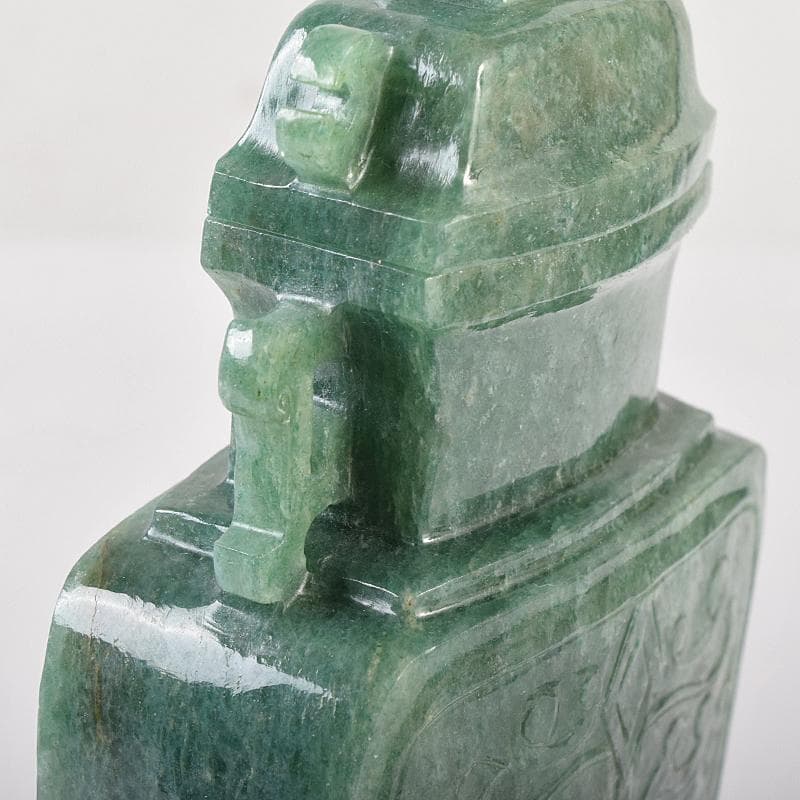 中国　玉石翡翠彫刻　飾壷　約530g　唐木台付　D　R8759