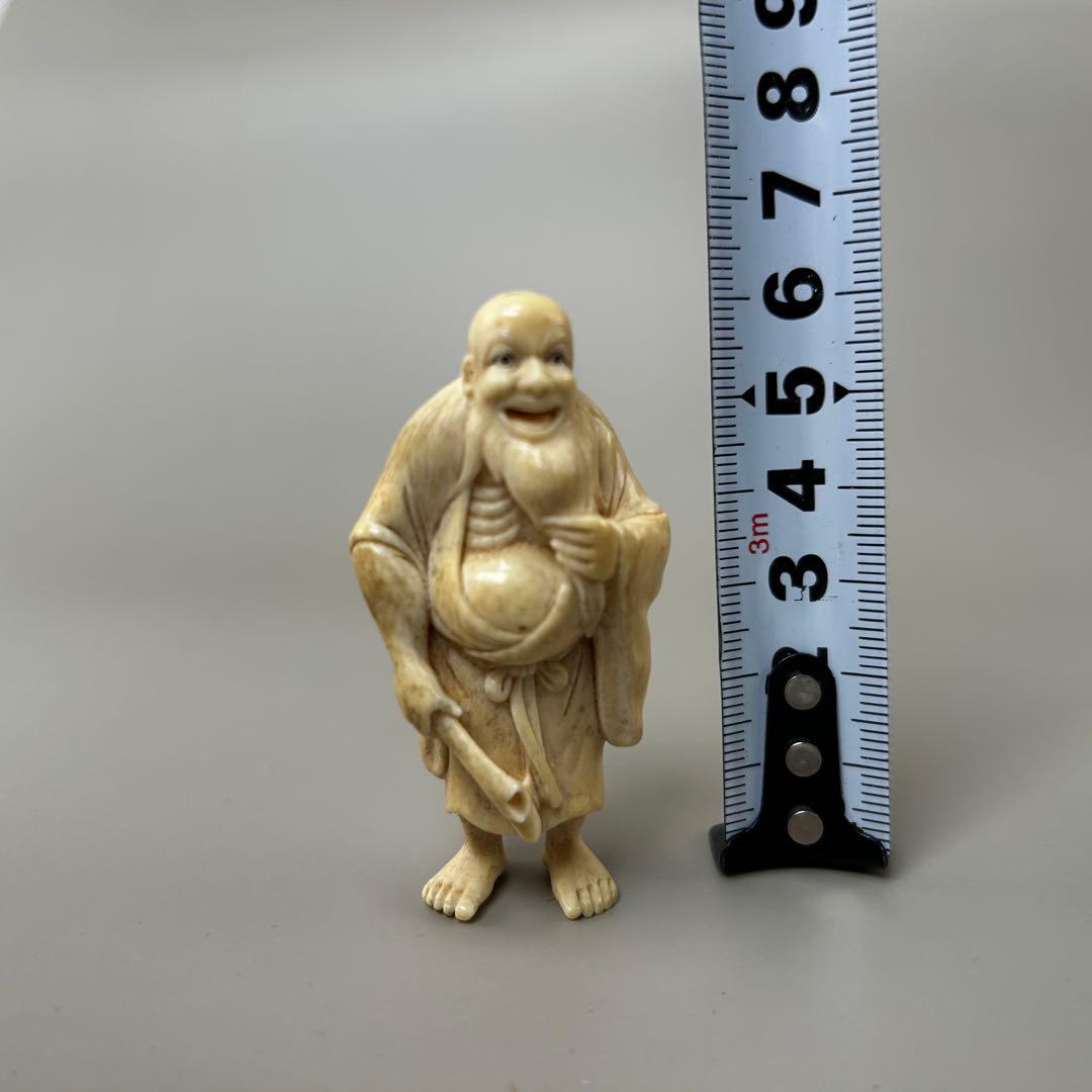 笑顔の僧侶 彫刻 極上　根付　天然素材アンティーク骨董　飾り物古美術置物細密細工