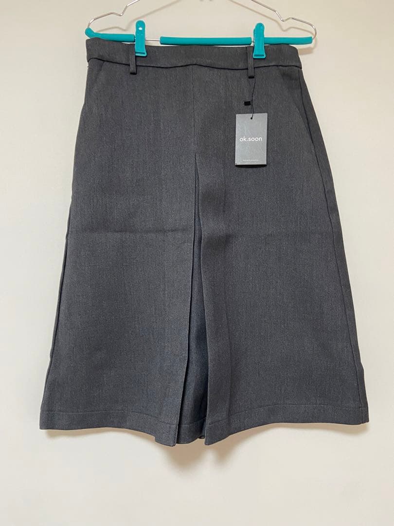 ok:soon ボックスプリーツスカート新品未使用タグ付き　サイズ２　お値下げ‼️