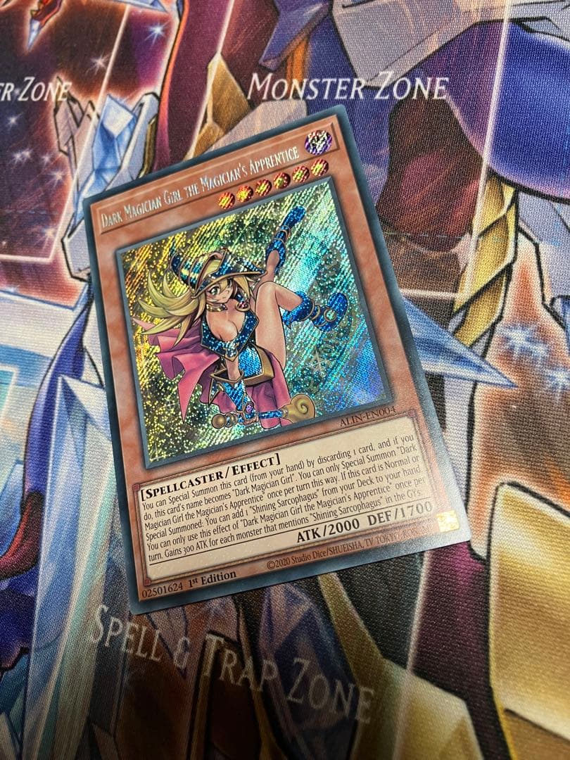 遊戯王　EU版　魔術師の弟子-ブラック・マジシャン・ガール　シークレットレア