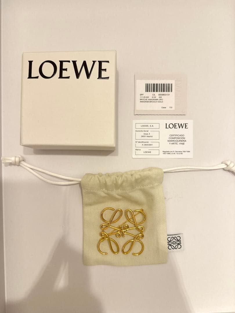LOEWE ゴールドブローチ