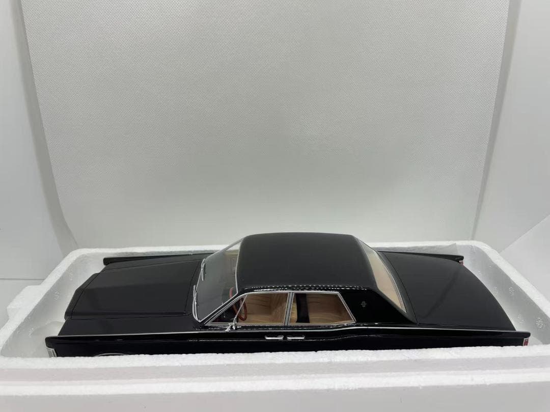 102-024 BOS 1/18 リンカーン Continental ブラック