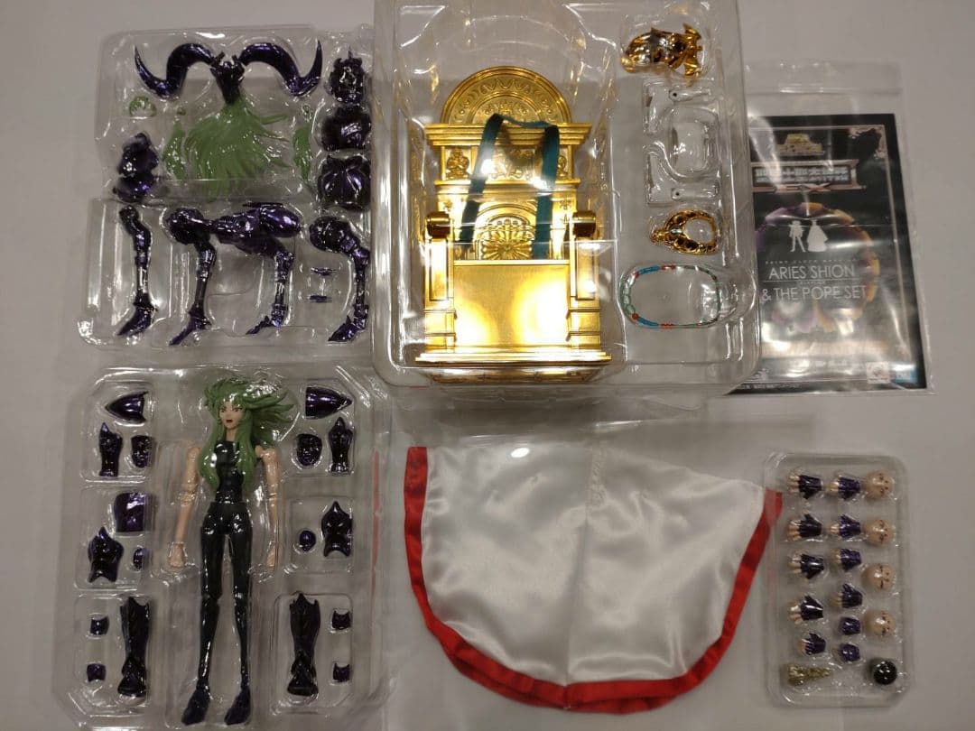 中古品　聖闘士聖衣神話EX　シオンのセット ゴールド サープリス&教皇セット
