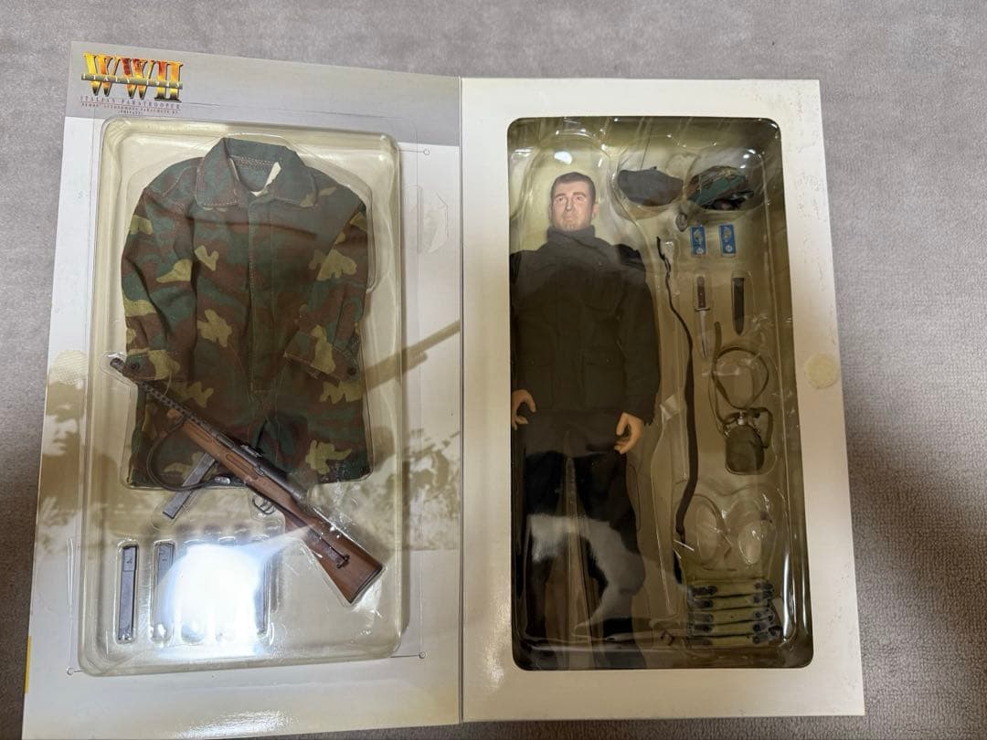 ドラゴンモデルズ　1/6WW2イタリア軍空挺兵　フィギュア　レア