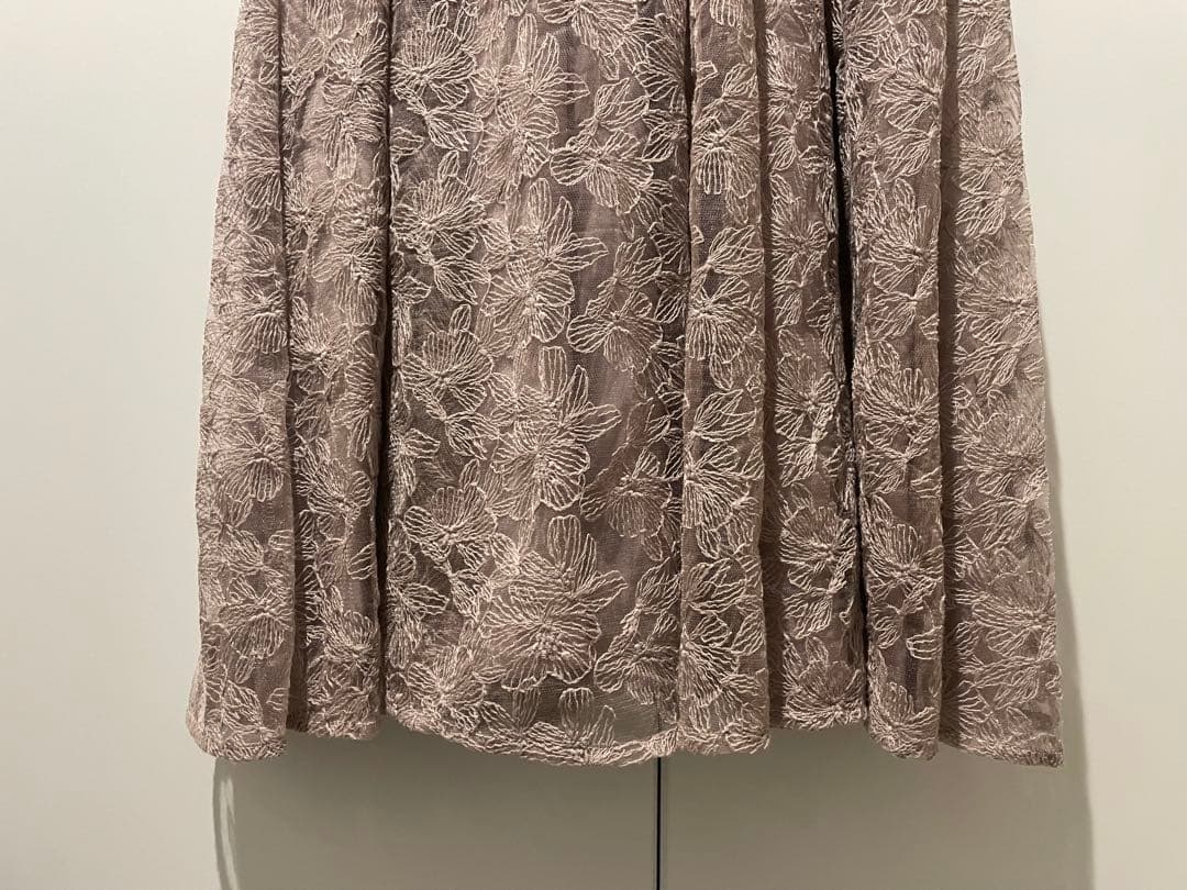 【美品】GIRL パフスリーブ総レースフレアロングワンピース　ピンクベージュ