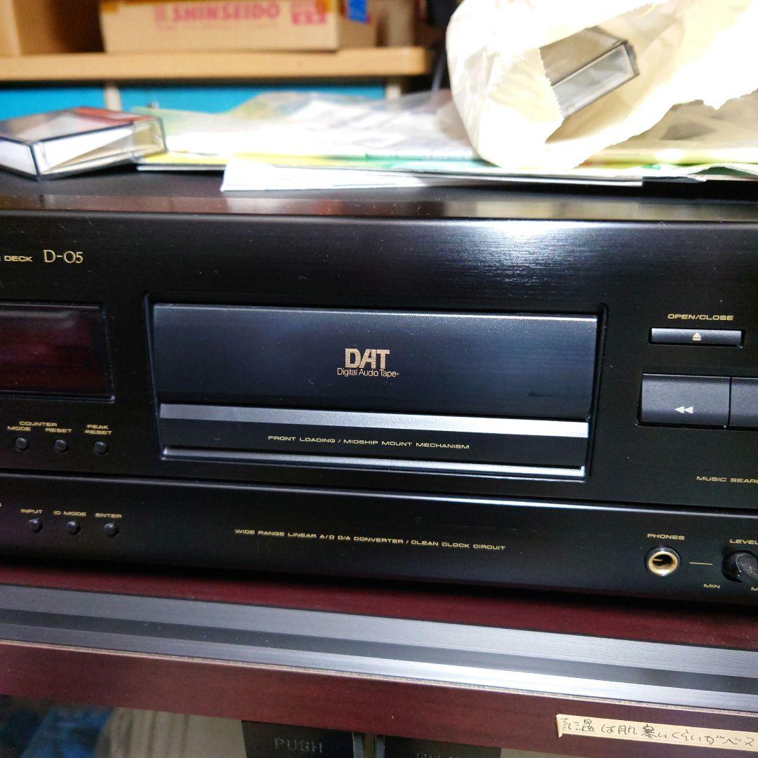 Pioneer D-05 DATデッキ（ジャンク）テープ2本付き。