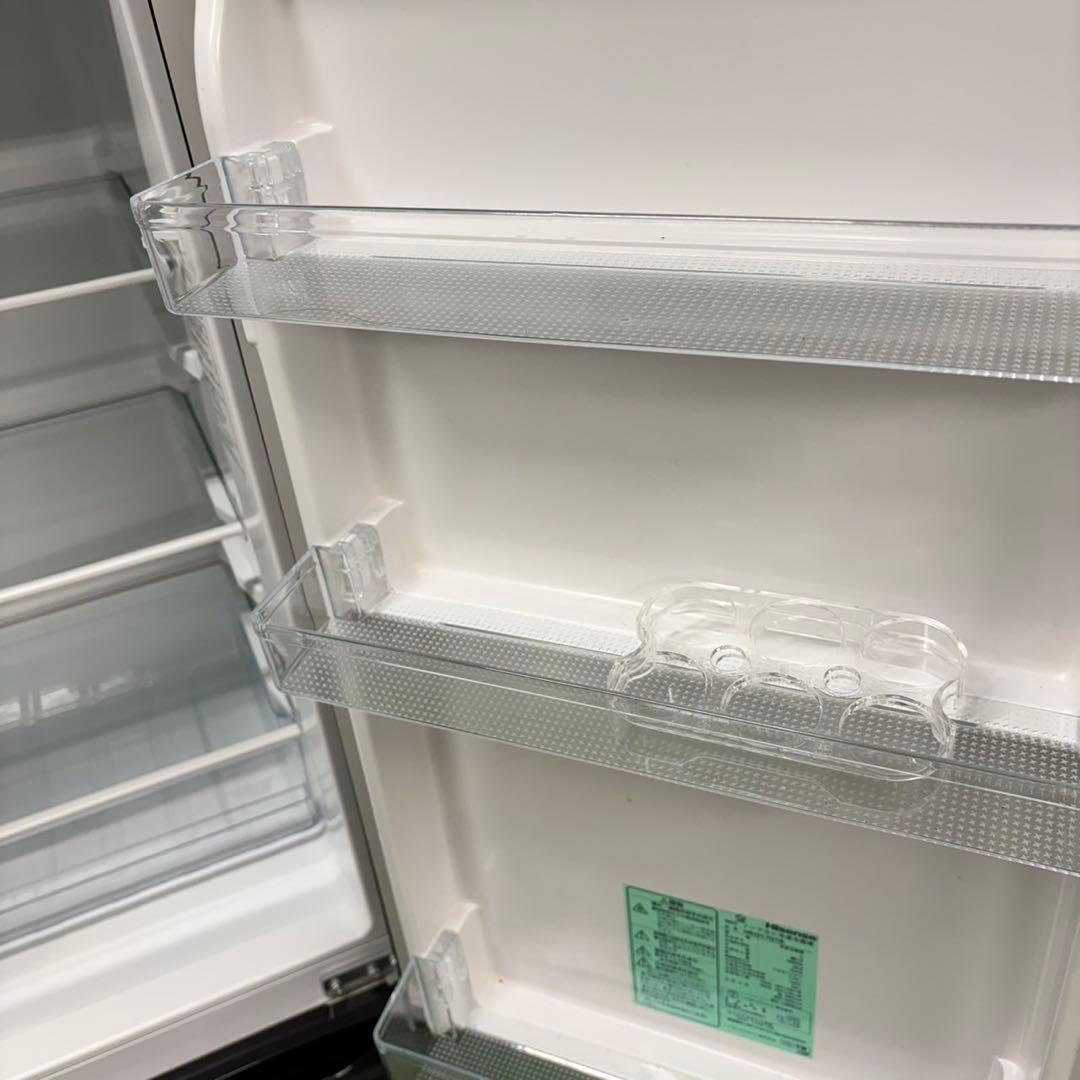 625 冷蔵庫　一人暮らし　ブラック　200L弱　極美品　小型　洗濯機販売も可