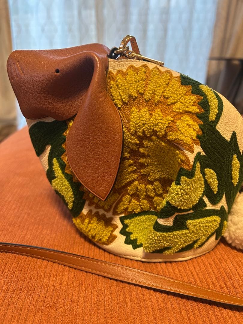 LOEWE うさぎ型ショルダーバッグ 花柄刺繍　レア　美品