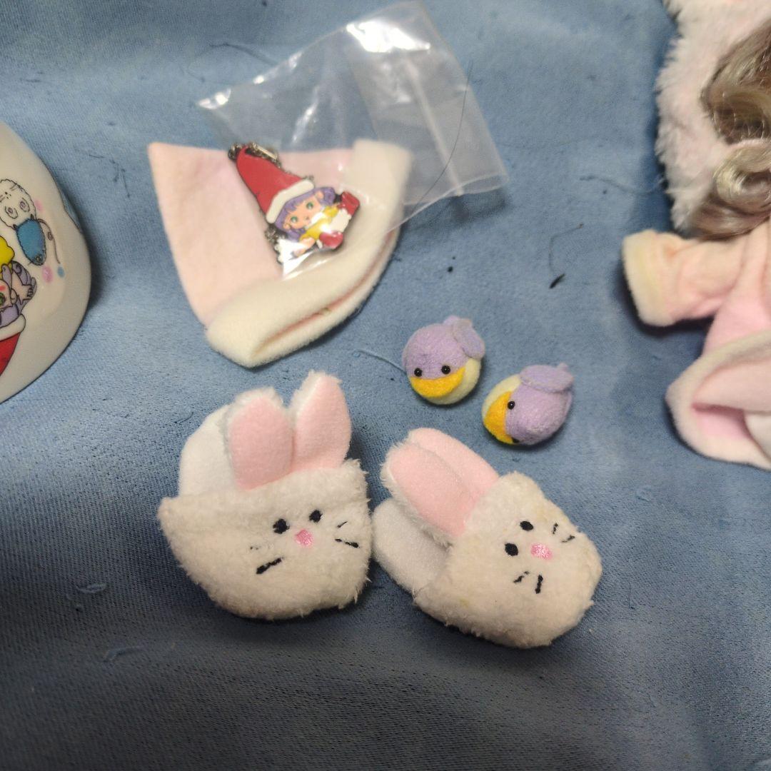 とんがり帽子のメモル 眠り顔のお人形　指しゃぶり人形