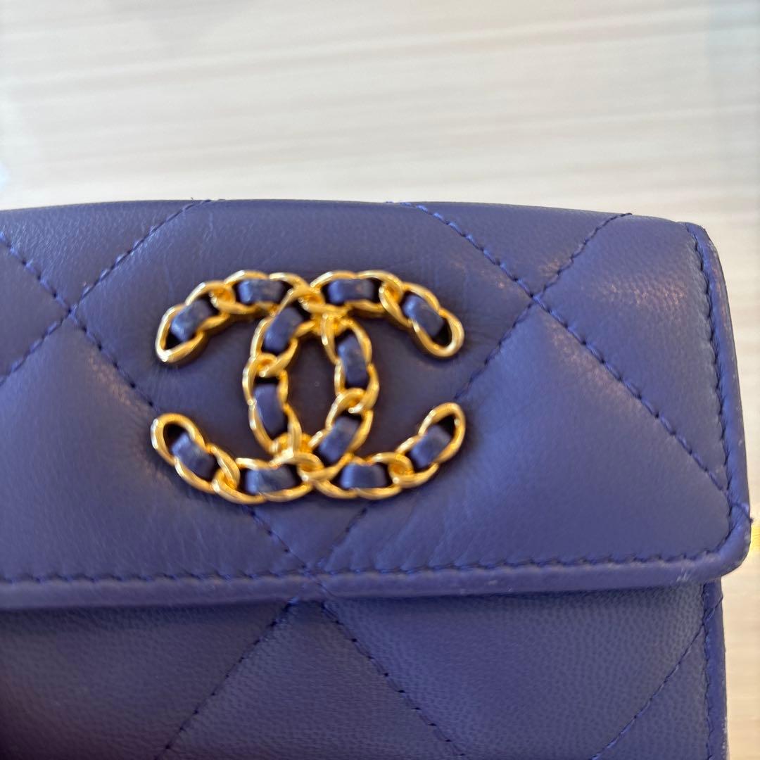 【お値下げ中】CHANEL 紫 キルティング 三つ折り財布