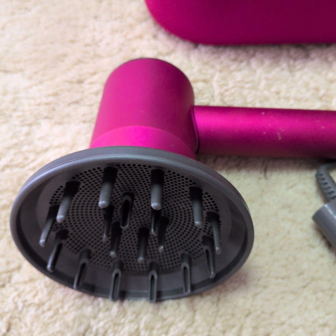 【値下げ】dysonピンク ヘアドライヤー 専用ケース付き