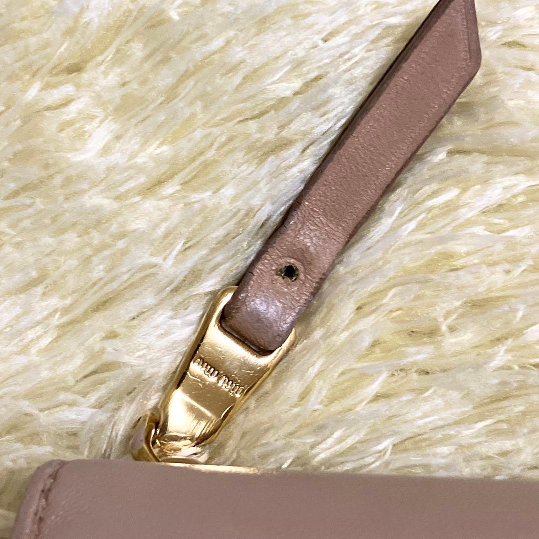 【美品】MIU MIU マテラッセ 折り財布 L字ファスナー ベージュピンク