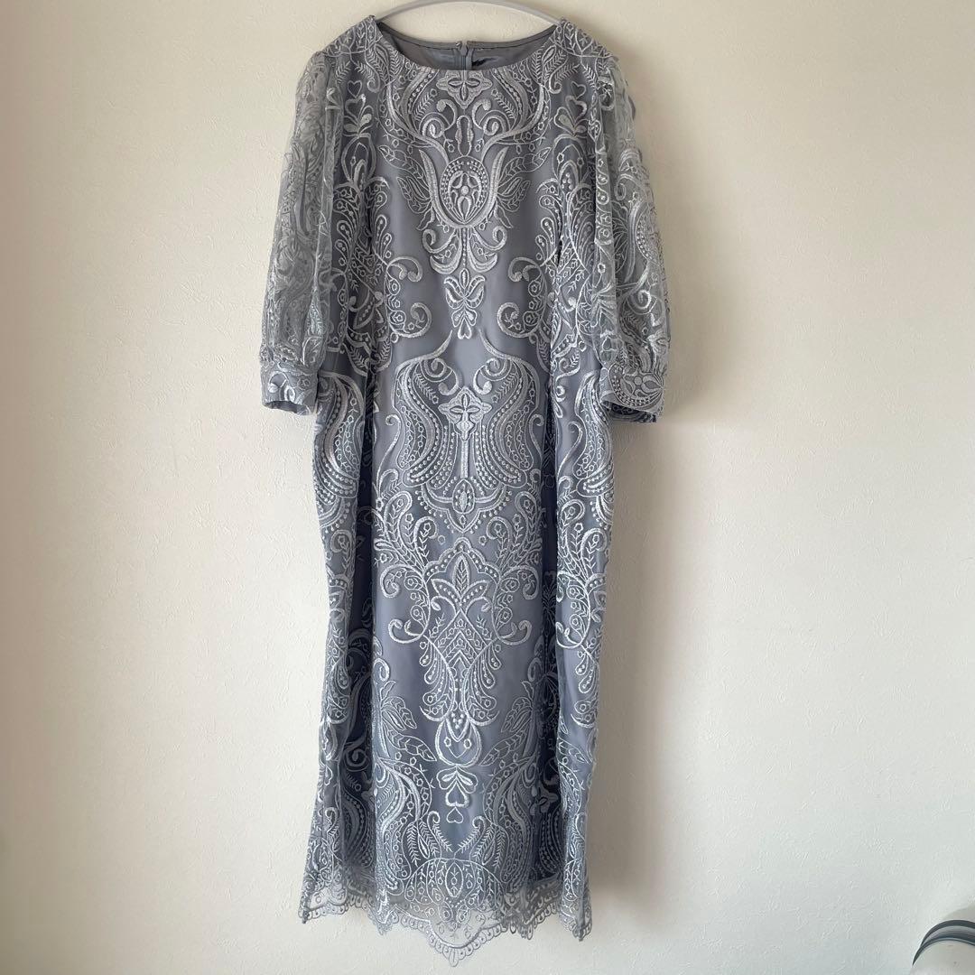 エンブロイダリーコクーンドレス ／ ブルー