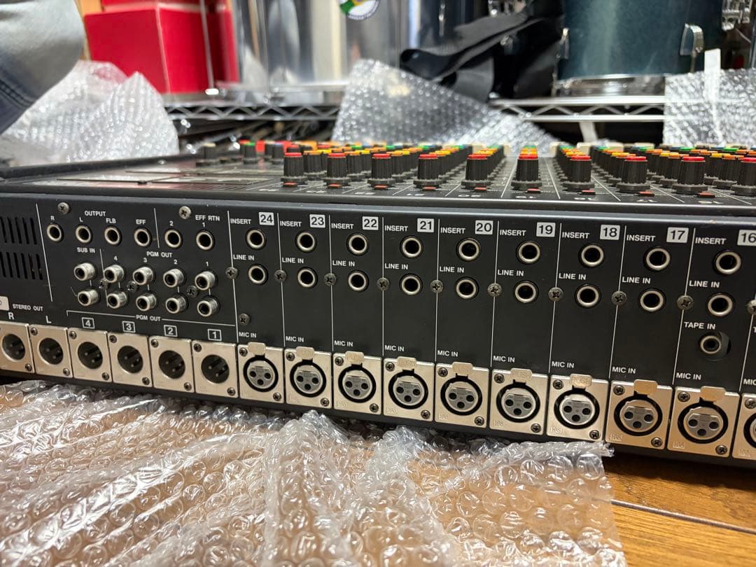 アナログミキサー 24チャンネル