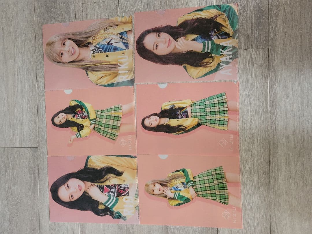 NiziU グッズセット　1番くじ　 壁掛け時計 スピーカー　クッション