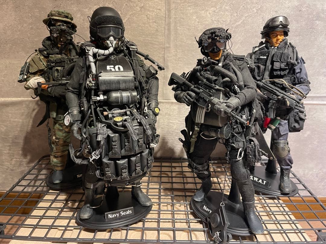 【絶版品】ホットトイズ　HOTTOYS ミリタリー フィギュア　4体セット