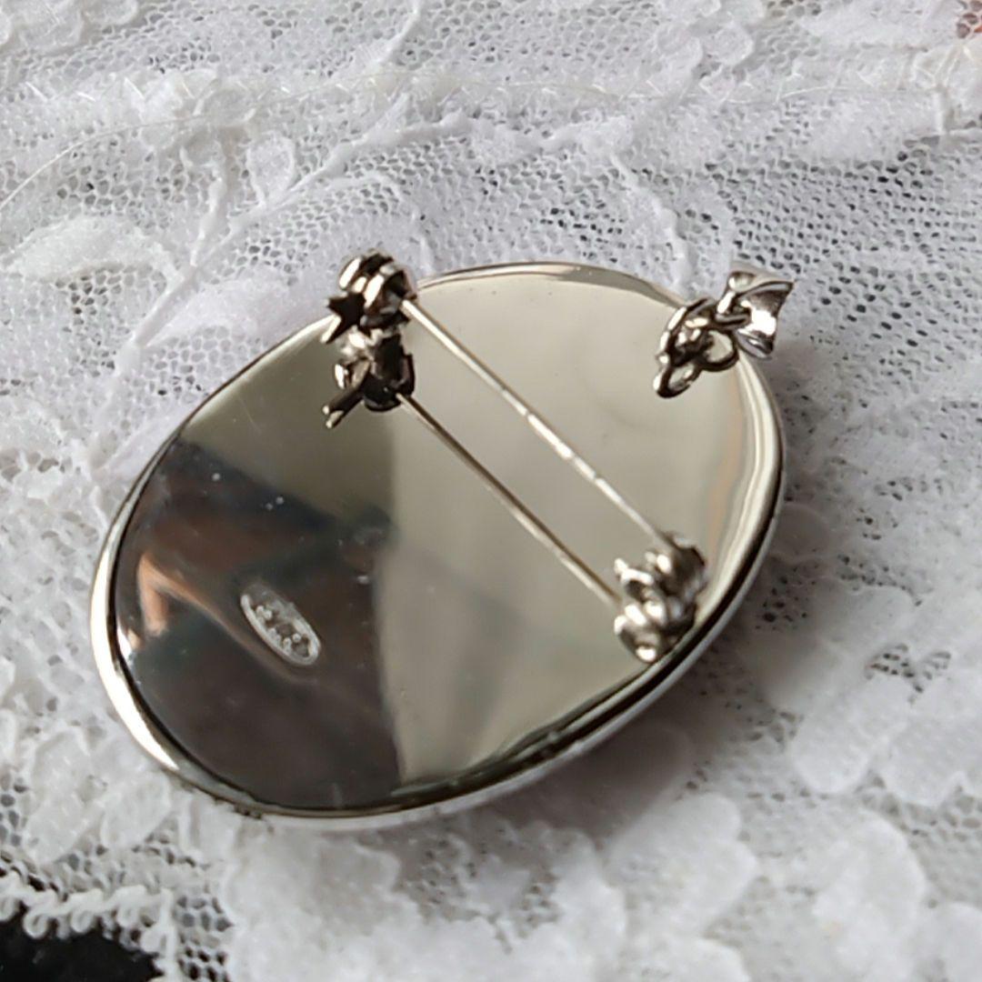 有田焼　トシカネ　俊兼　ポーセリン 蘭の花 ブローチ、ペンダントトップ　美品