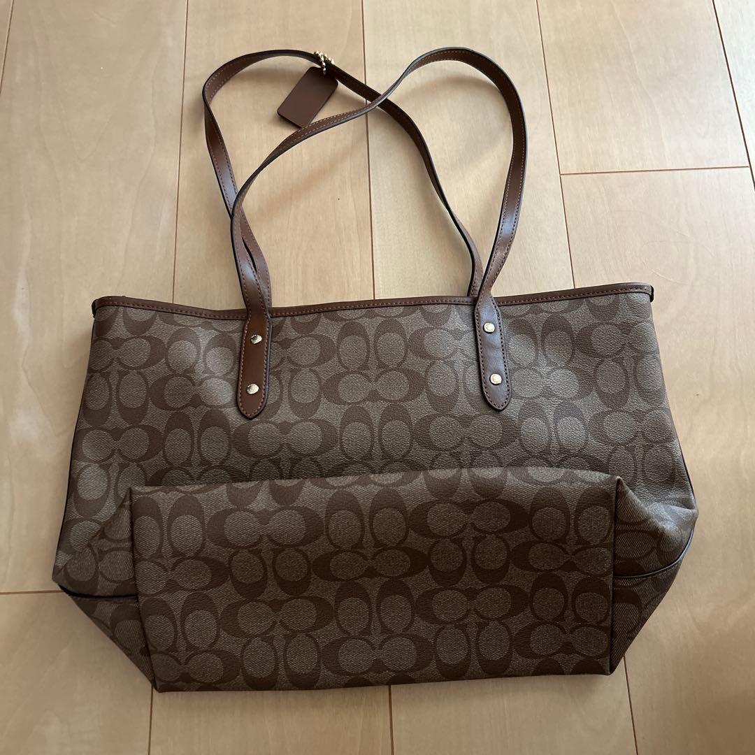 COACH ロゴパターン トートバッグ　ブラウン