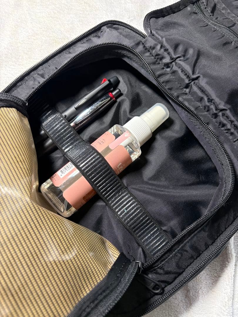 THE NORTH FACE 吊るせるトラベルポーチ