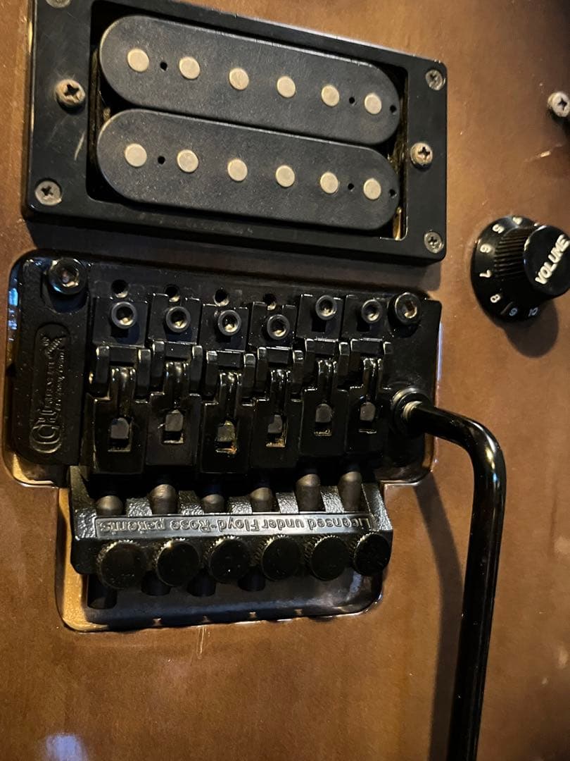 CHRAVEL フロイドローズ　エレキギター