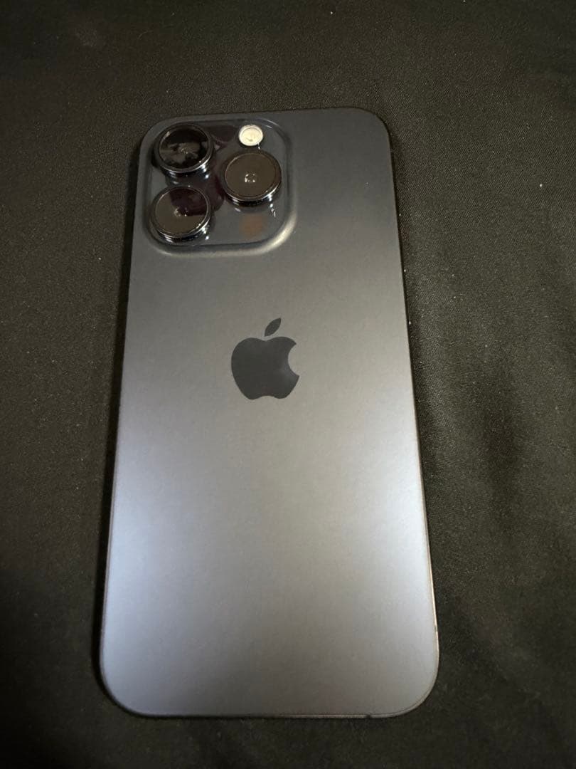 美品　Apple iPhone 15 pro 256GB