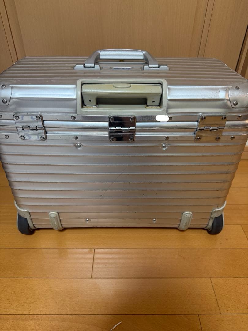 希少品 37L リモワ 928.51『トパーズ』 パイロット 廃盤 2輪