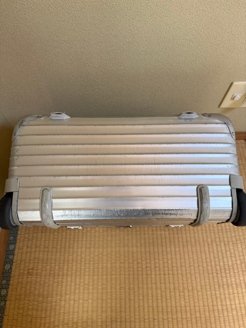 希少品 37L リモワ 928.51『トパーズ』 パイロット 廃盤 2輪