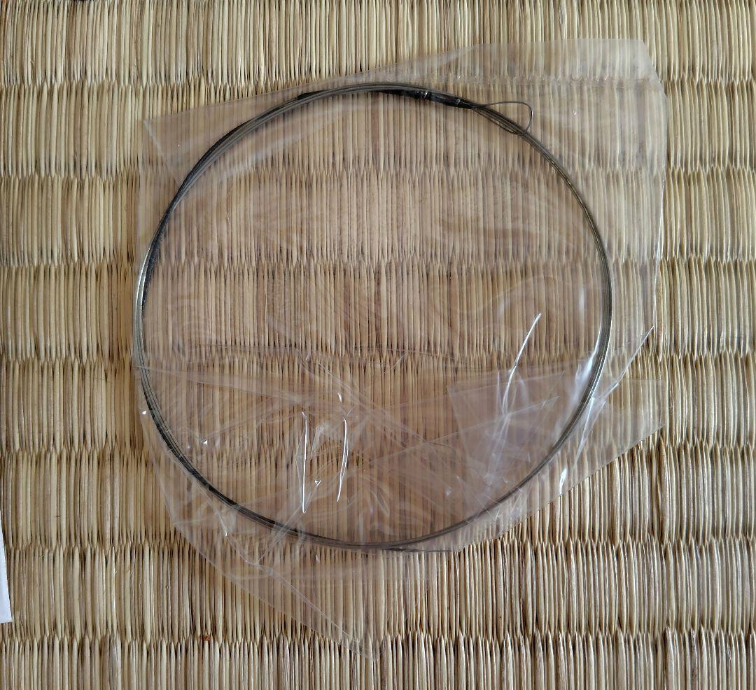 二胡　８点セット（ 弓２本、弦、駒、 千斤糸、整調笛、松脂、ケース付き）