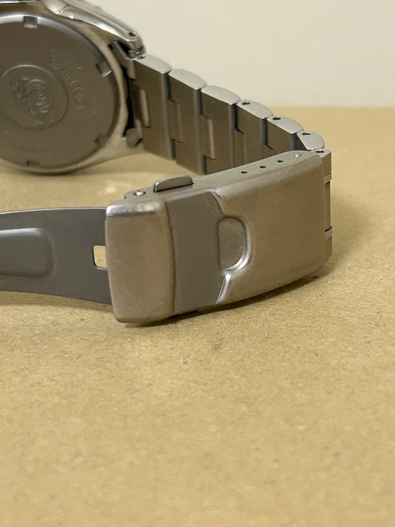 SEIKO V147 チタニウムソーラー　腕時計