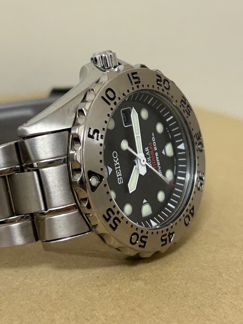 SEIKO V147 チタニウムソーラー　腕時計