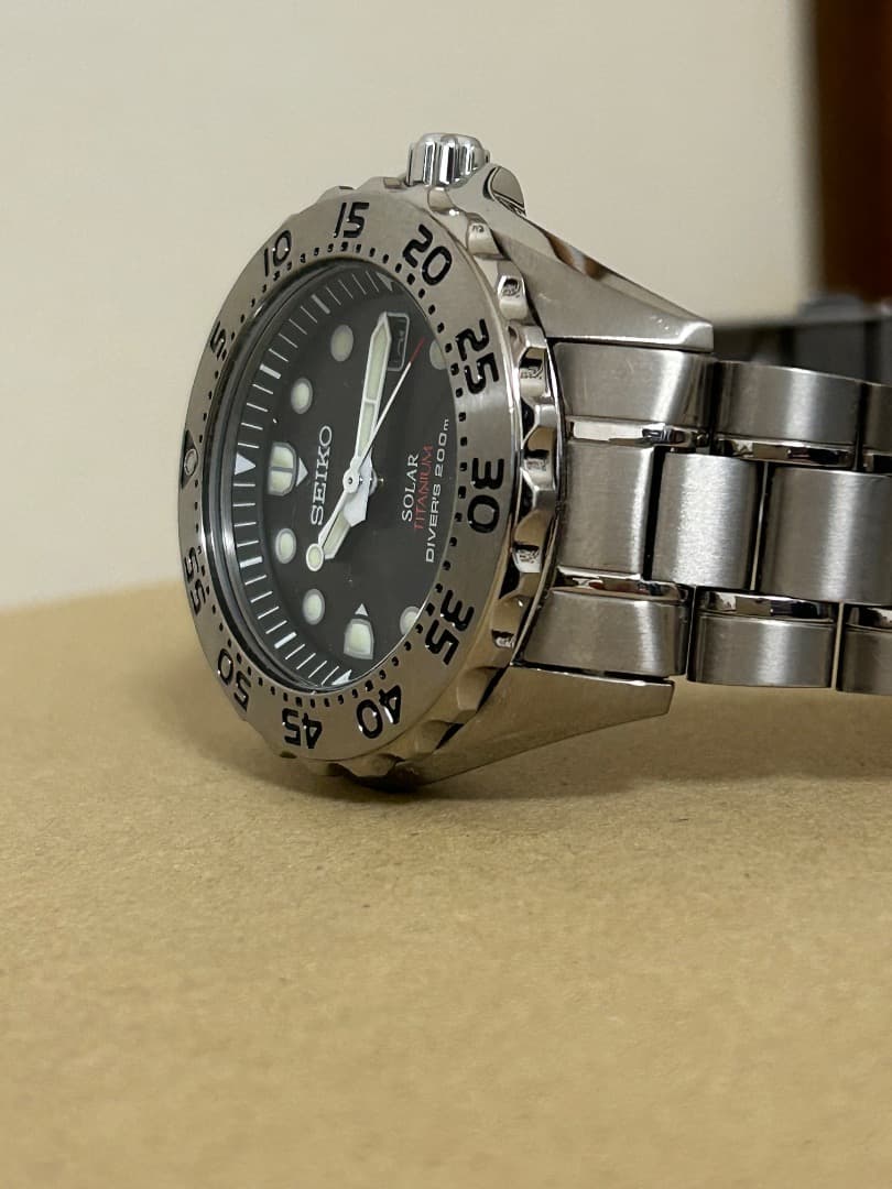 SEIKO V147 チタニウムソーラー　腕時計