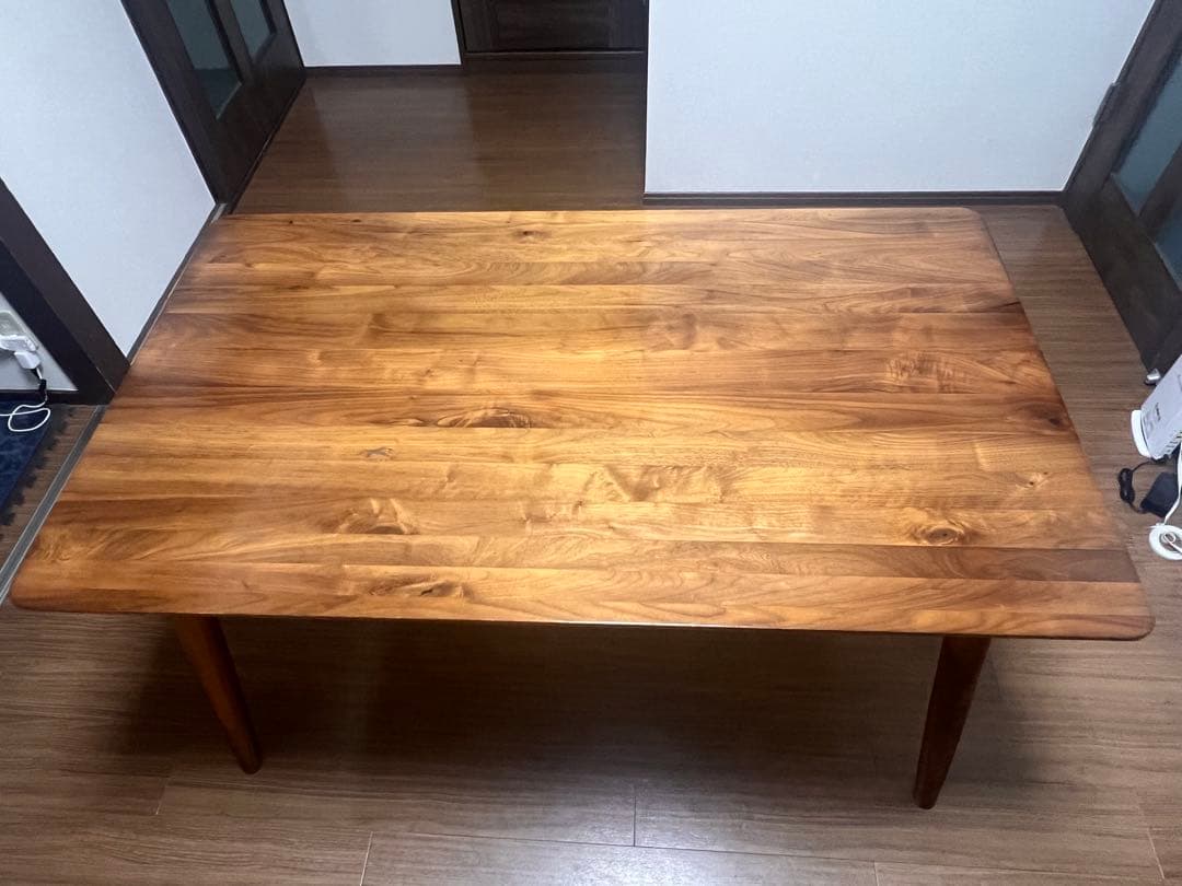 木製ダイニングテーブル
