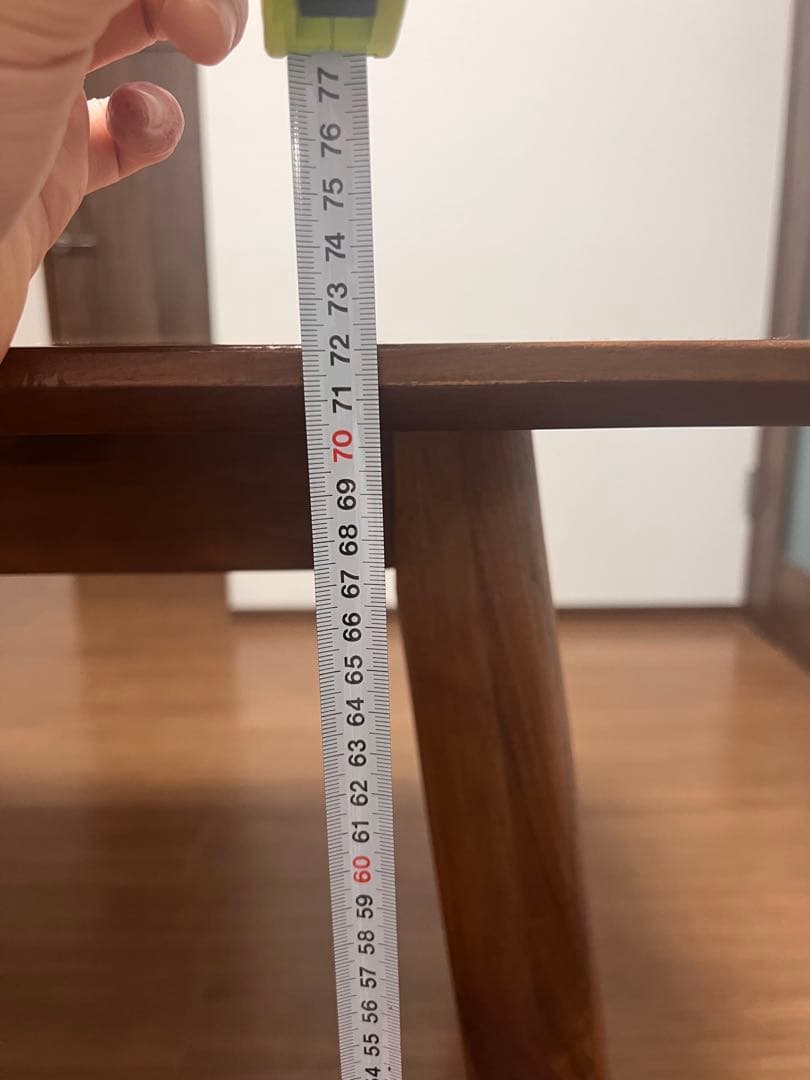 木製ダイニングテーブル