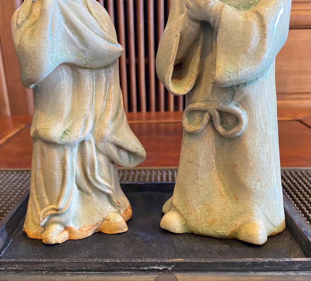 中国　青磁人物像ペア・鑑賞ケース付 ・ヴィンテージ　レア ・中国　台湾茶器