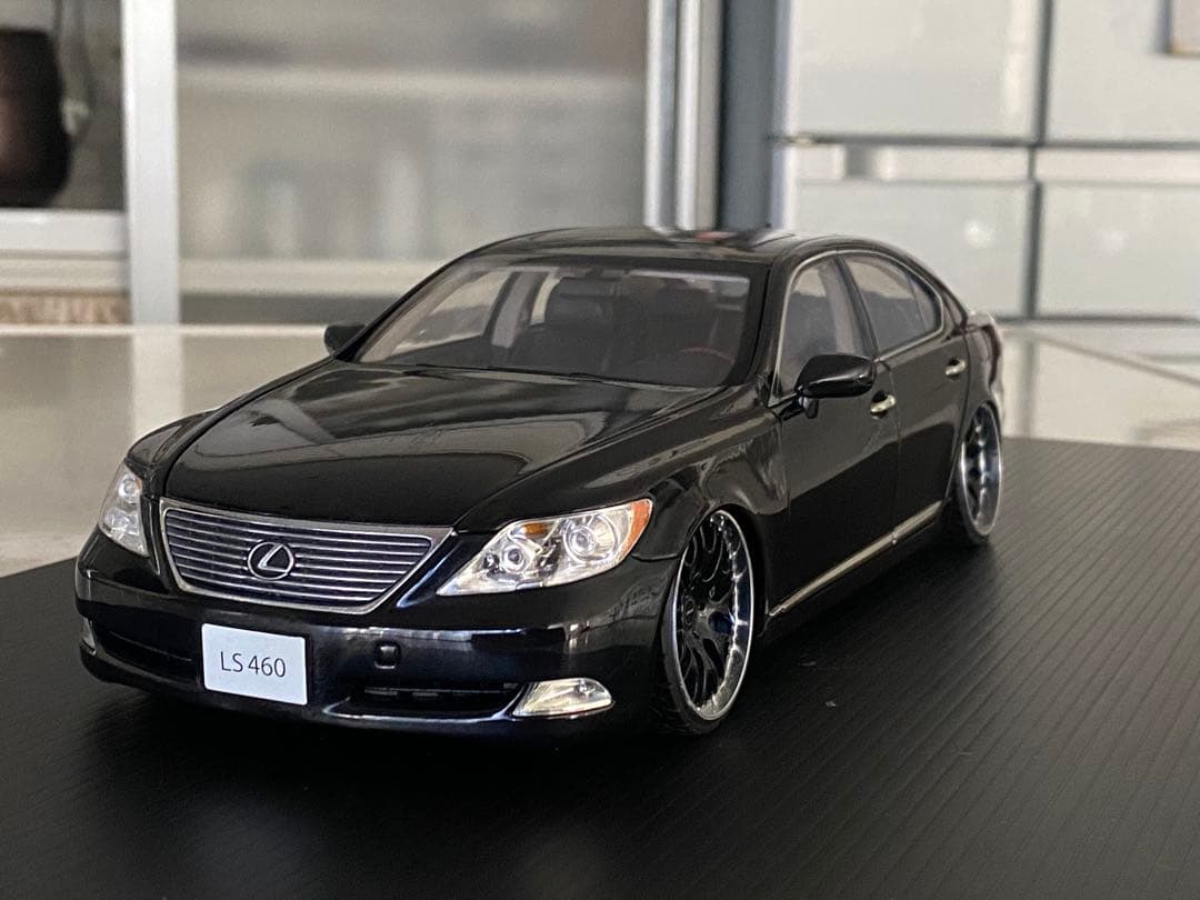 レクサス　LS460 1/18 21インチ　ローダウンカスタム