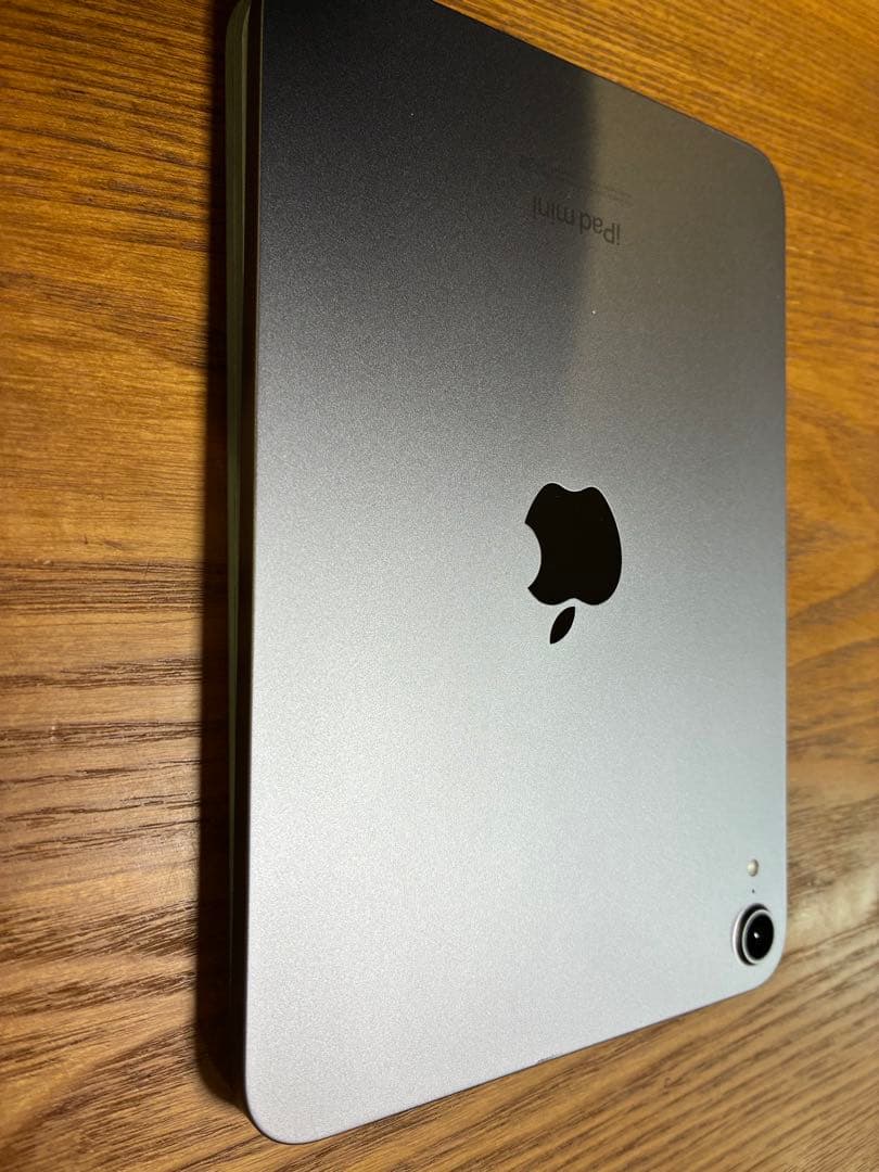 iPad mini 第7世代　本体　純正カバー付き