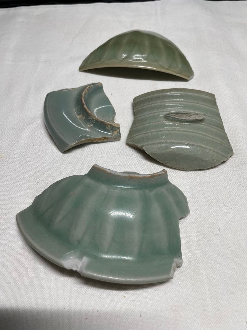 青磁。龍泉青磁。標本。骨董品。殘片4本。陶片（古美術）。宋時代
