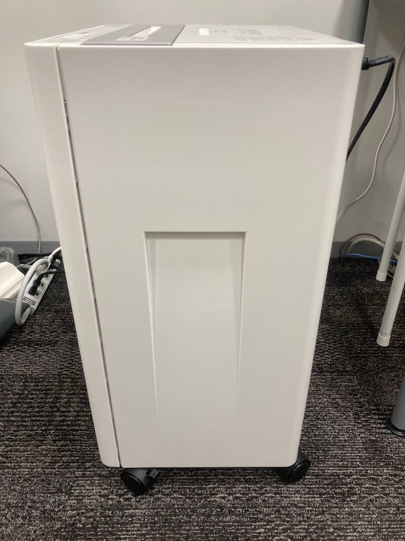 アイリスオーヤマ シュレッダー 30L クロスカット 18枚同時細断 OF18J